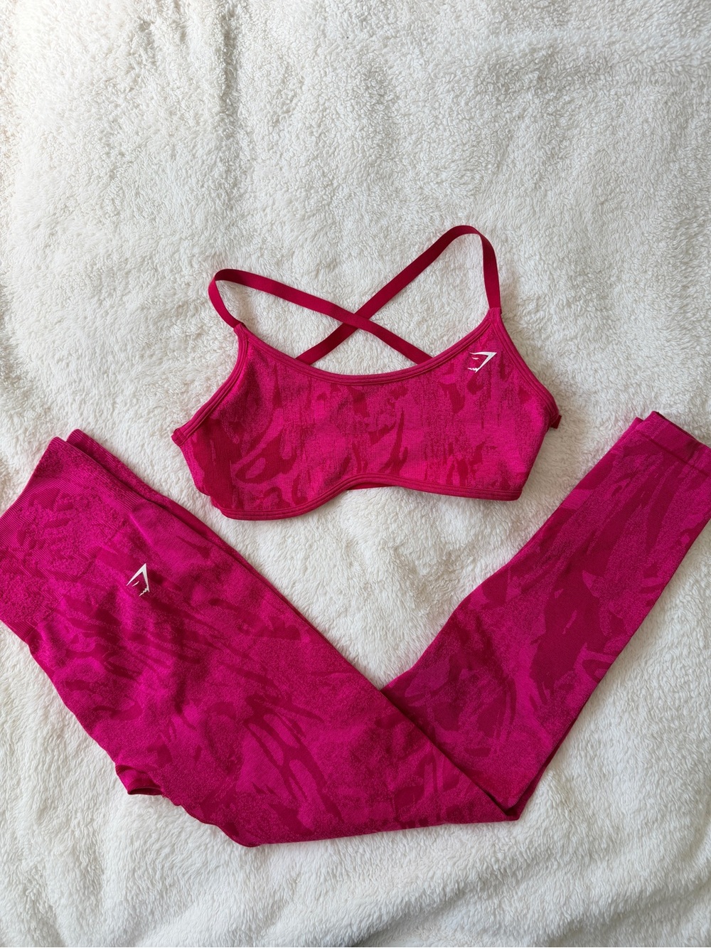 Gymshark Women's Seamless Sports Bra & Leggings Set - Magenta